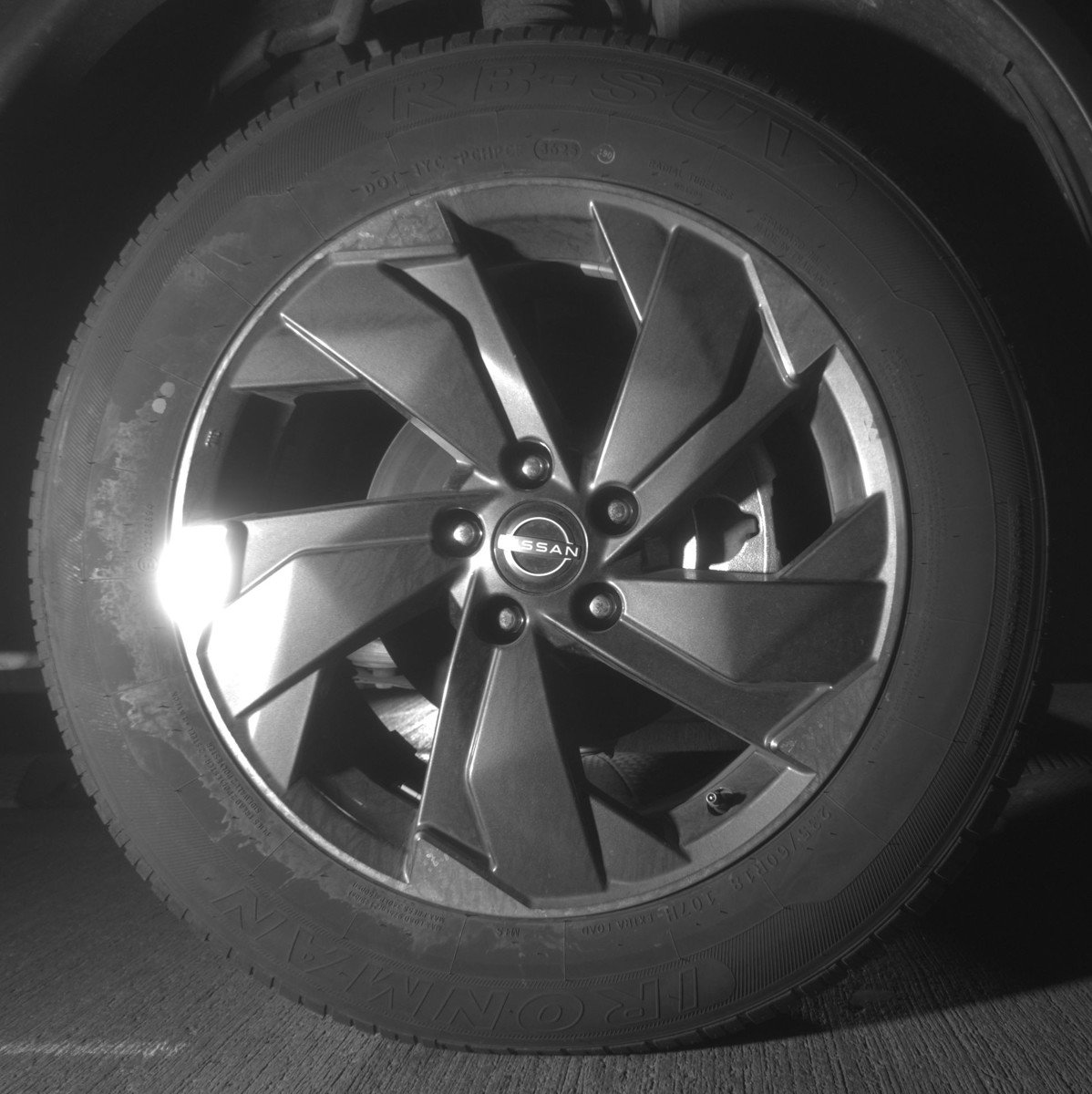 Used 2025 Nissan Rogue SV image 13