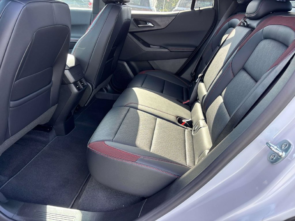 New 2027 Chevrolet Equinox RS AWD/4WD image 7
