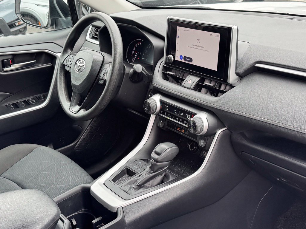 Used 2025 Toyota RAV4 XLE FWD image 11
