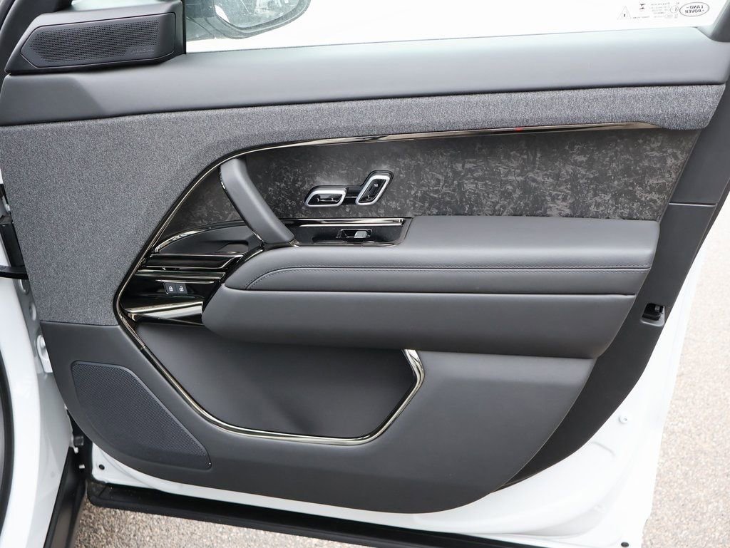 New 2025 Land Rover Range Rover Sport Dynamic SE image 13
