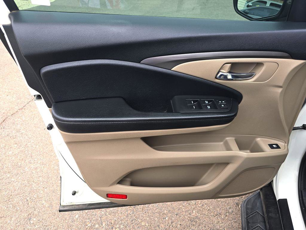 Used 2017 Honda Pilot EX image 21