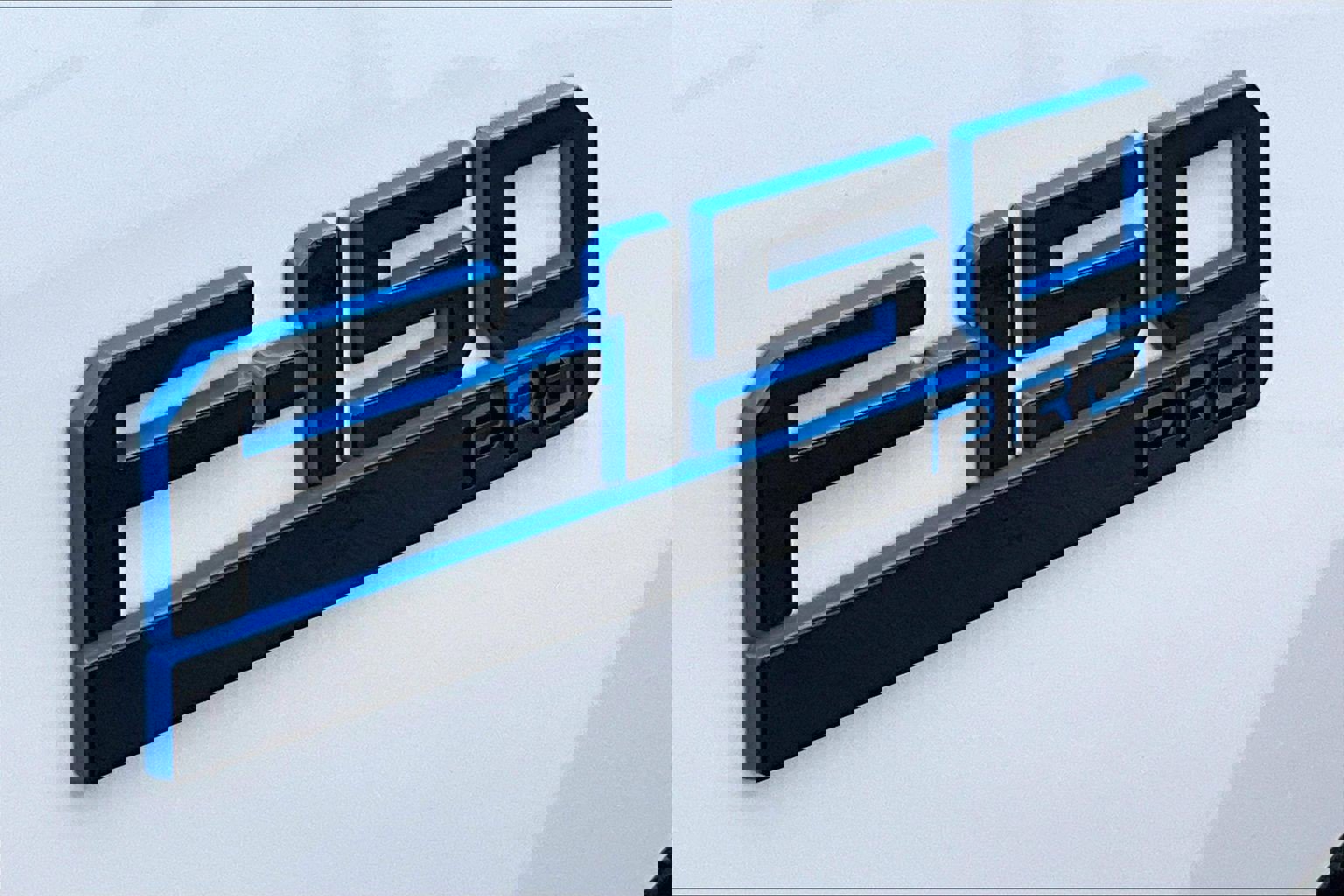 Used 2025 Ford F150 Lightning Pro image 31