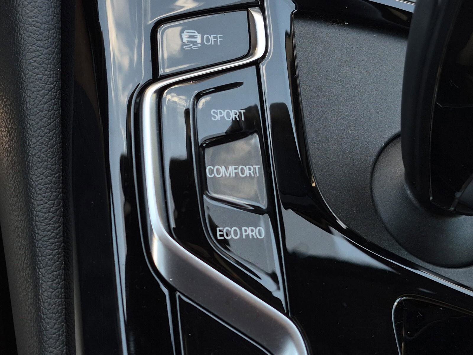 Certified 2023 BMW 530i w/ Premium Package RWD image 33