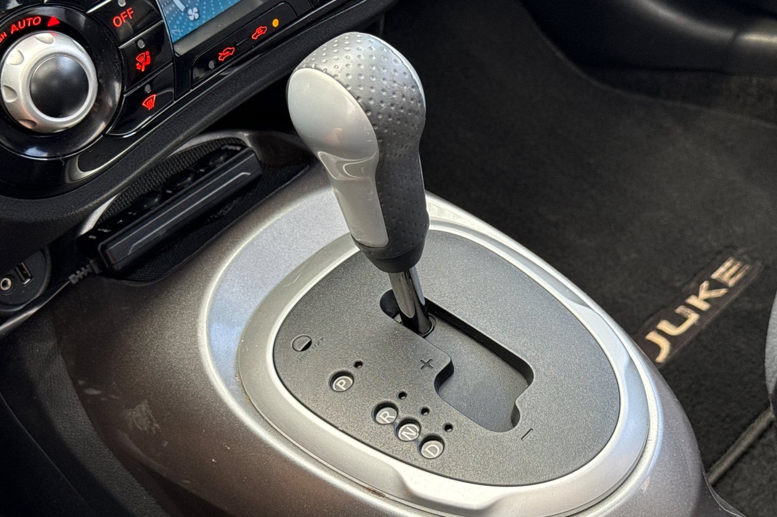 Used 2015 Nissan Juke SV AWD/4WD image 21