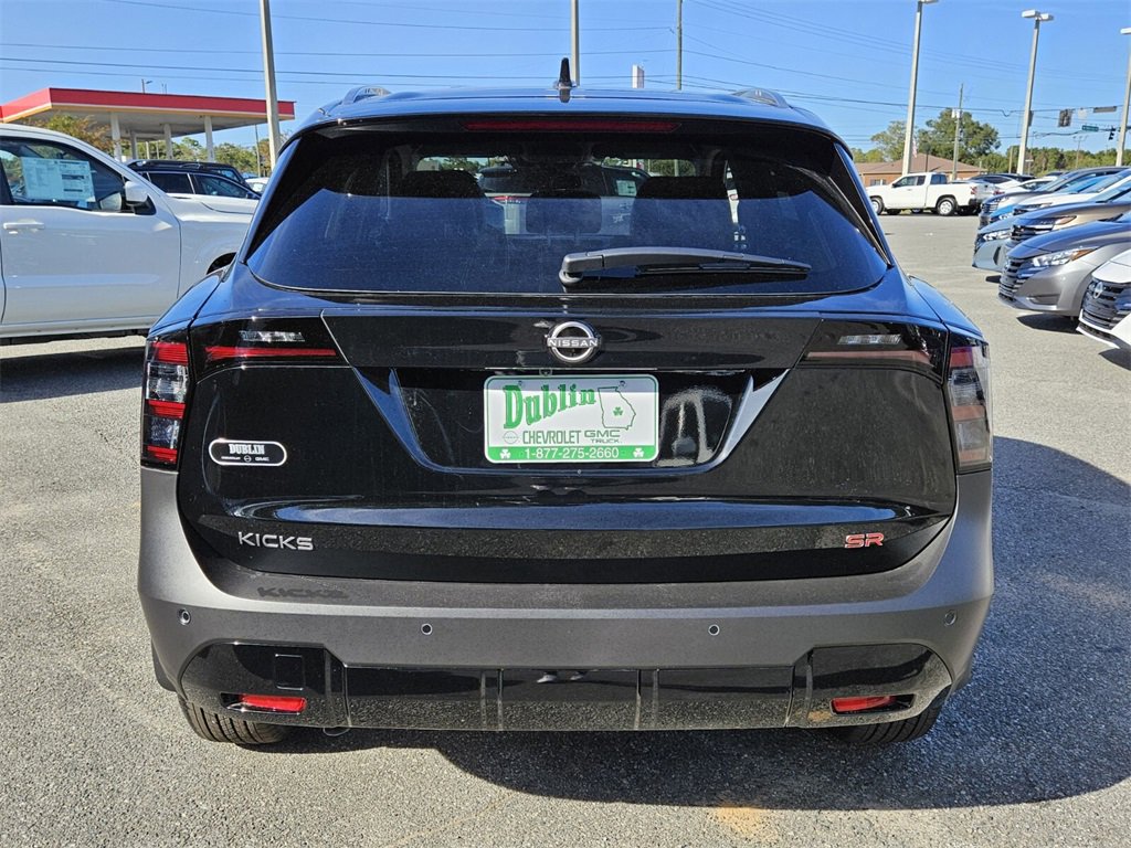 New 2026 Nissan Kicks SR image 9