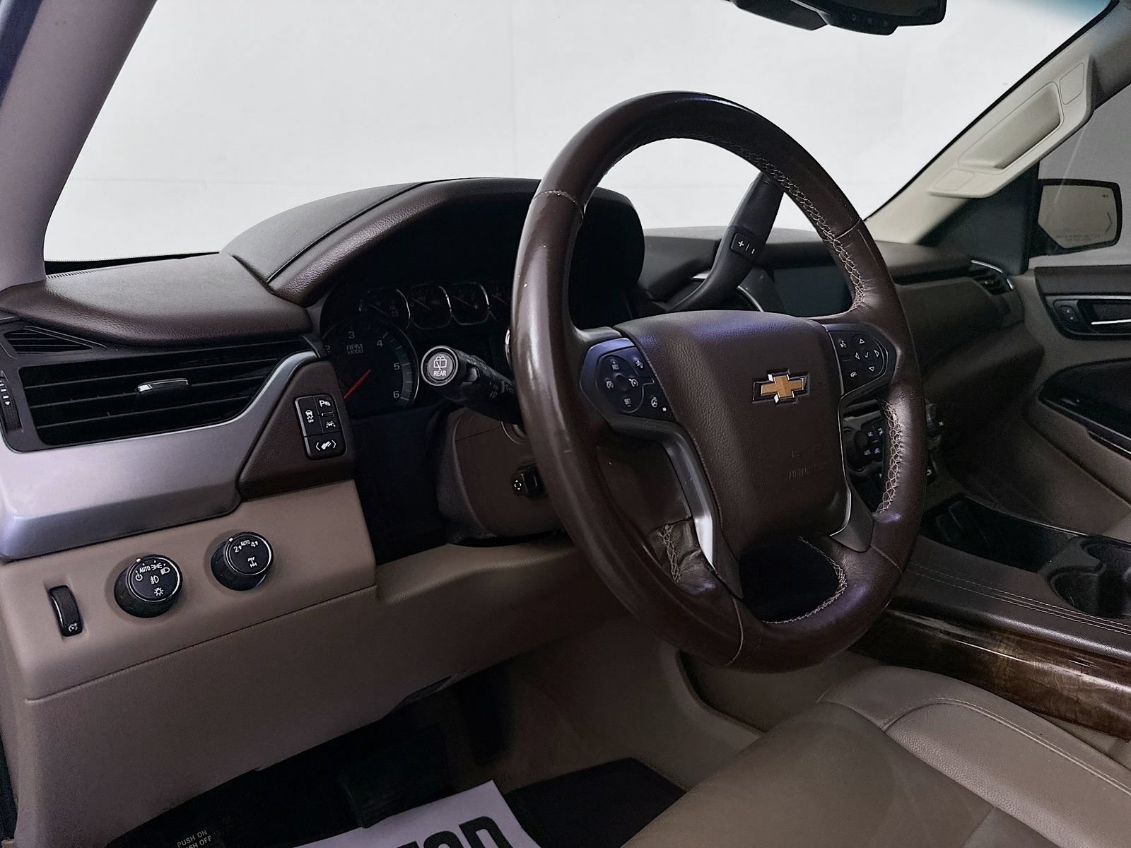 Used 2019 Chevrolet Tahoe LT w/ Luxury Package AWD/4WD image 9