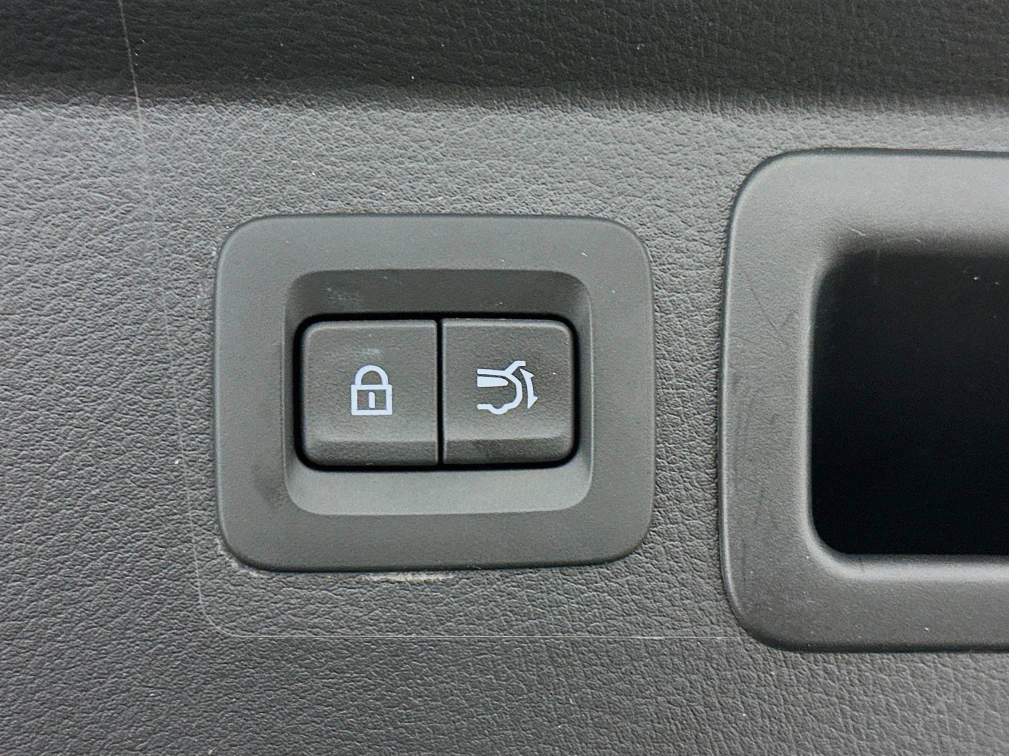 Used 2025 MAZDA CX-50 AWD 2.5 S w/ Premium Package image 32