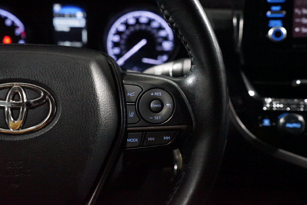 Used 2022 Toyota Camry SE FWD image 13