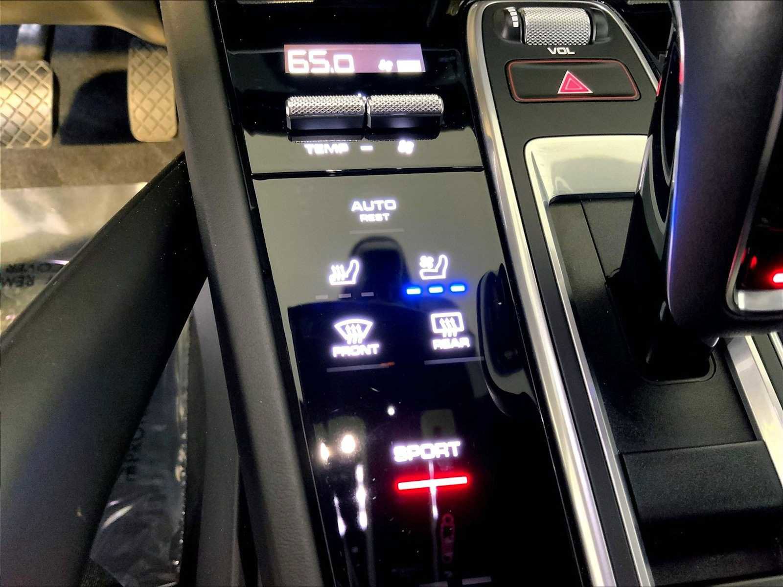 Certified 2023 Porsche Cayenne Platinum Edition AWD/4WD image 37