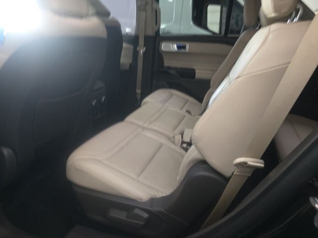 Used 2020 Ford Explorer Platinum w/ Premium Technology Package AWD/4WD image 14