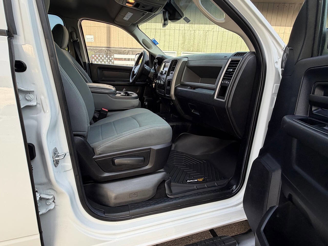 Used 2016 RAM 3500 Tradesman w/ Chrome Appearance Group image 36