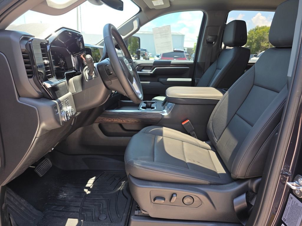 Used 2025 GMC Sierra 3500 SLT w/ SLT Convenience Package AWD/4WD image 22