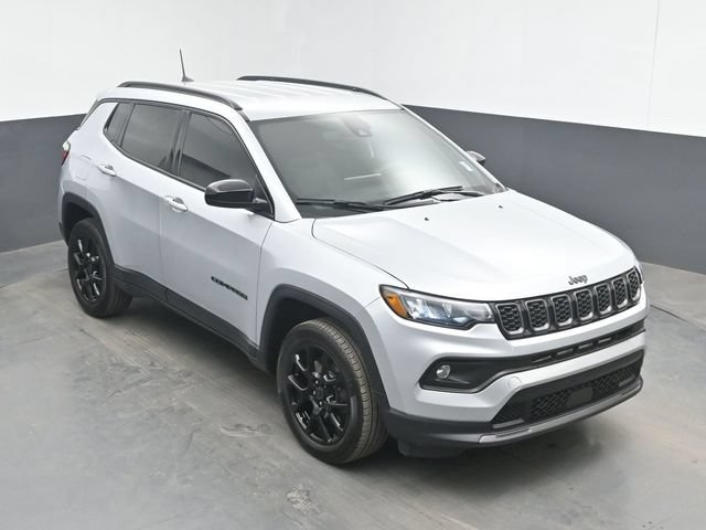 Used 2025 Jeep Compass Latitude w/ Altitude Special Edition AWD/4WD image 30