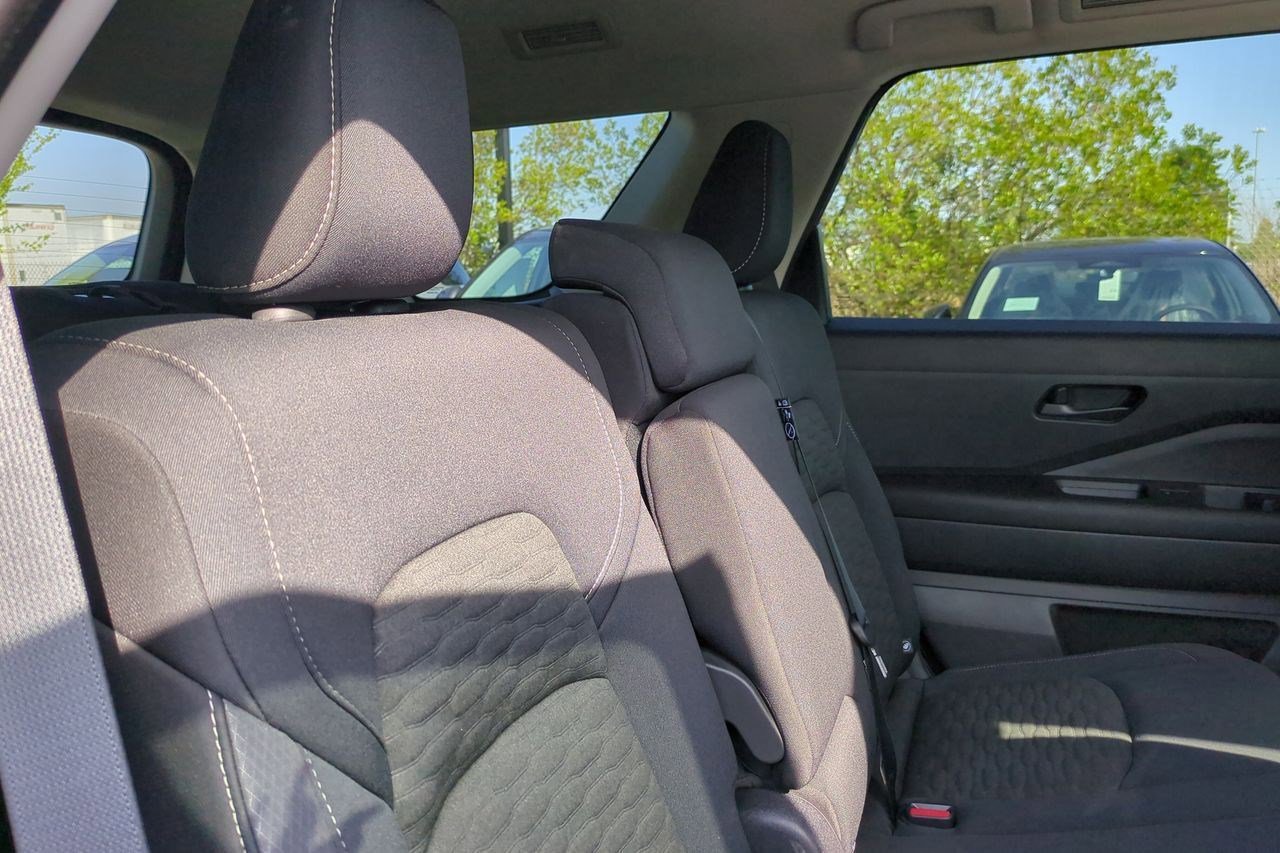 Certified 2023 Nissan Pathfinder SV FWD image 37