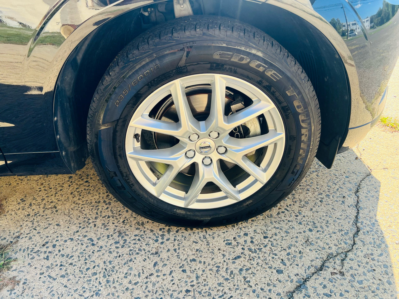 Used 2020 Volvo XC60 T5 Momentum image 16