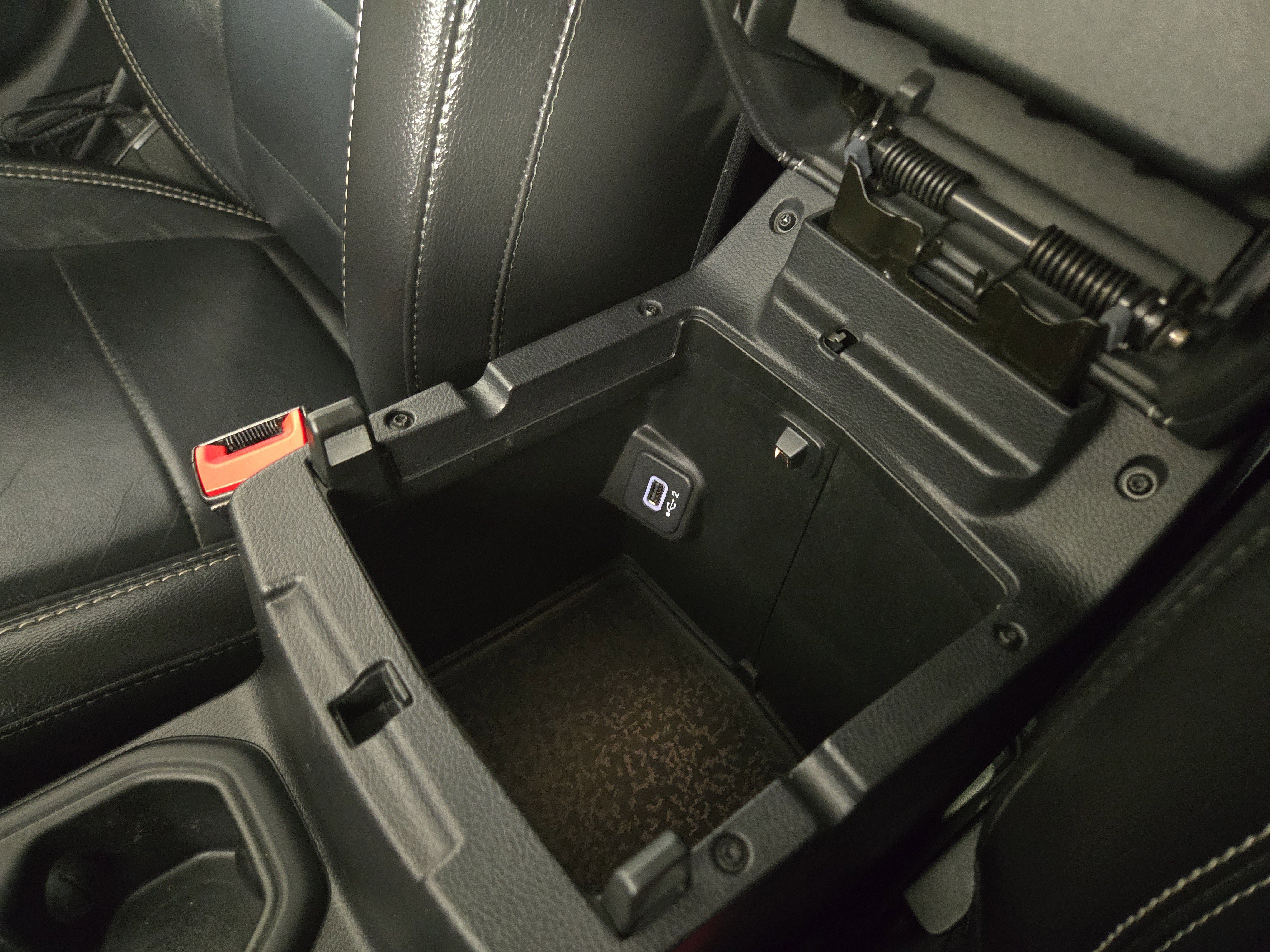 Used 2018 Jeep Wrangler Unlimited Sahara w/ Quick Order Package 24M Moab image 31