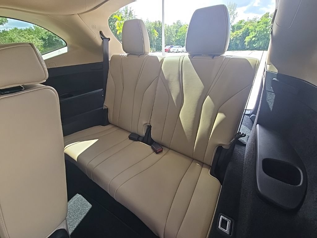 Used 2024 Acura MDX w/ Technology Package FWD image 36