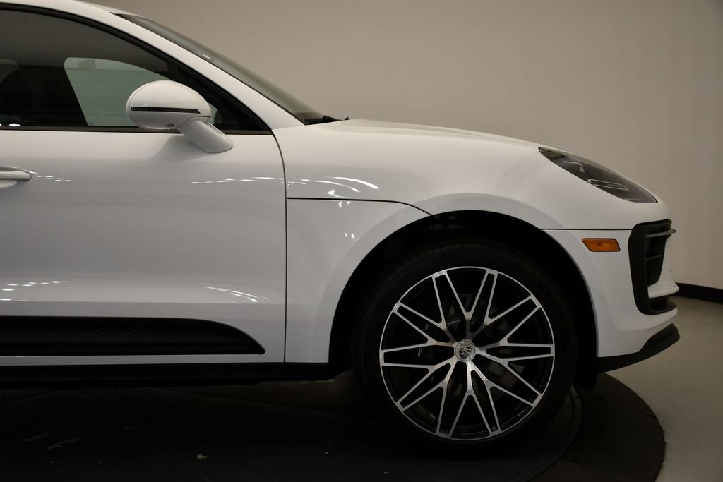 Certified 2026 Porsche Macan AWD/4WD image 14