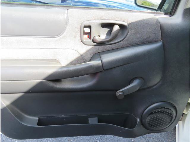 Used 2001 Chevrolet S10 Pickup LS w/ Preferred Equipment Group RWD image 10