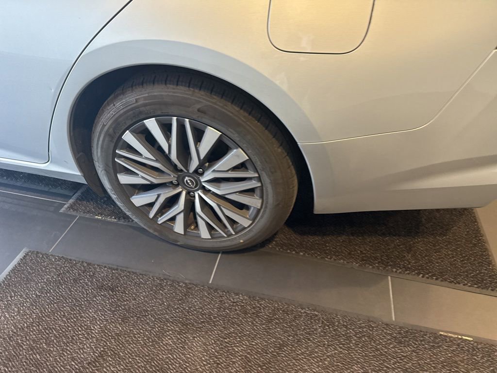 Used 2023 Nissan Altima 2.5 SV image 10