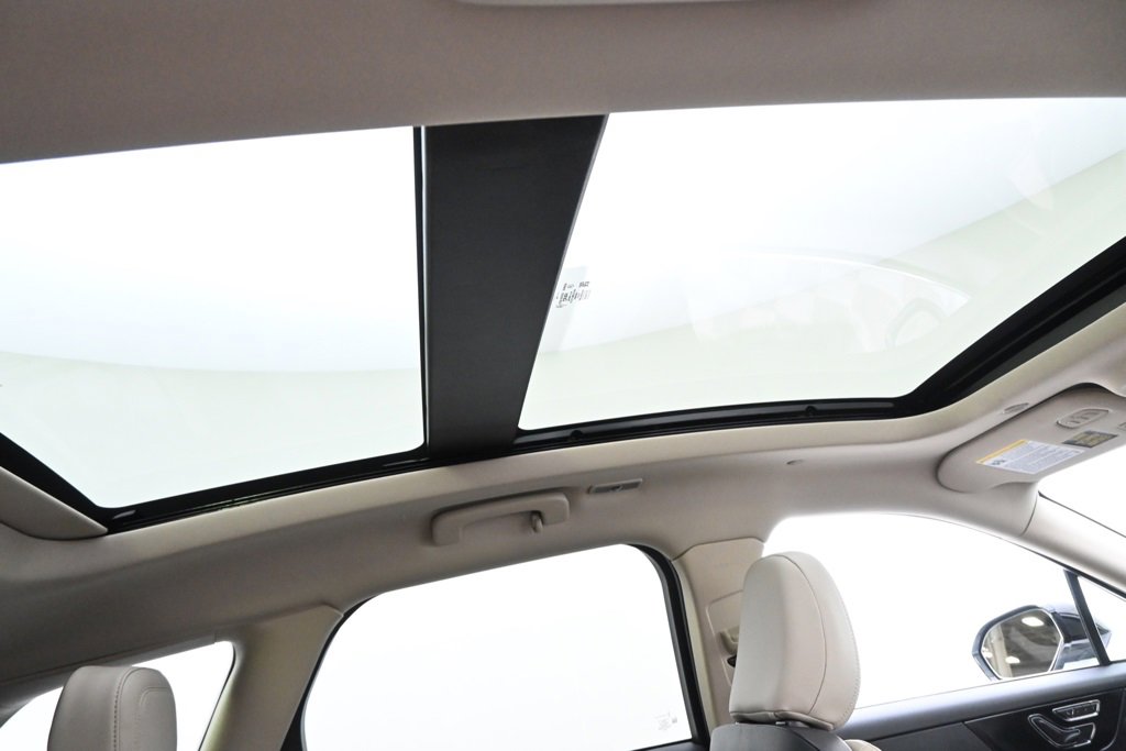 New 2025 Lincoln Corsair Reserve w/ Towing Package image 15