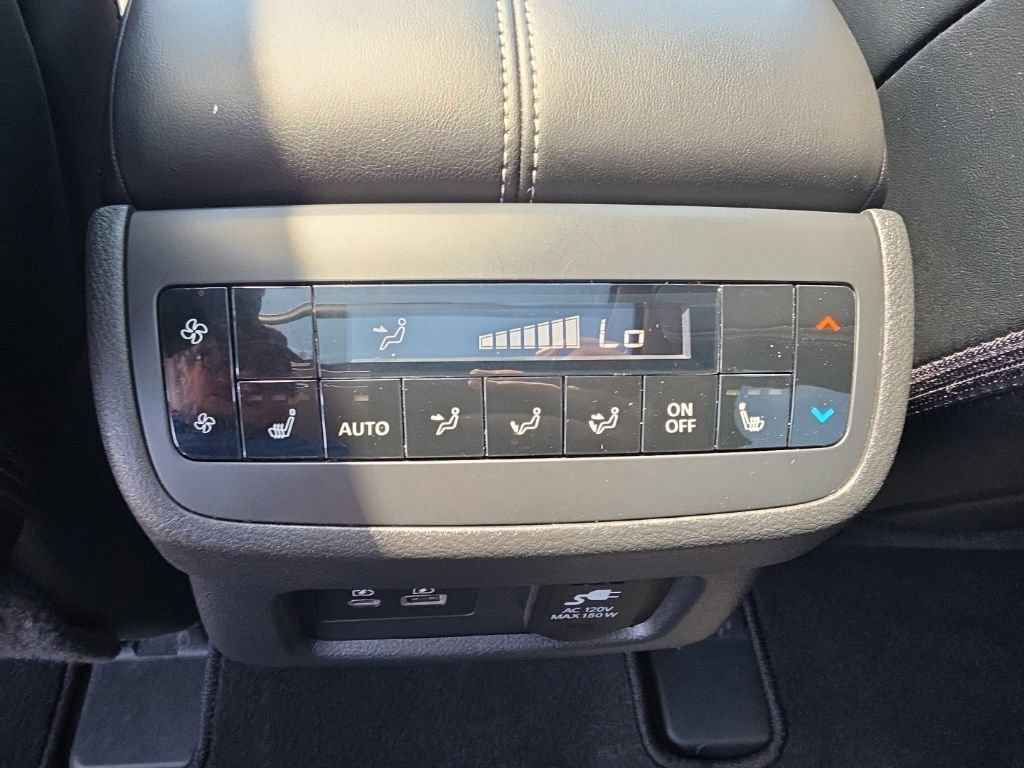 Certified 2024 Nissan Pathfinder Platinum w/ Cargo Package FWD image 30