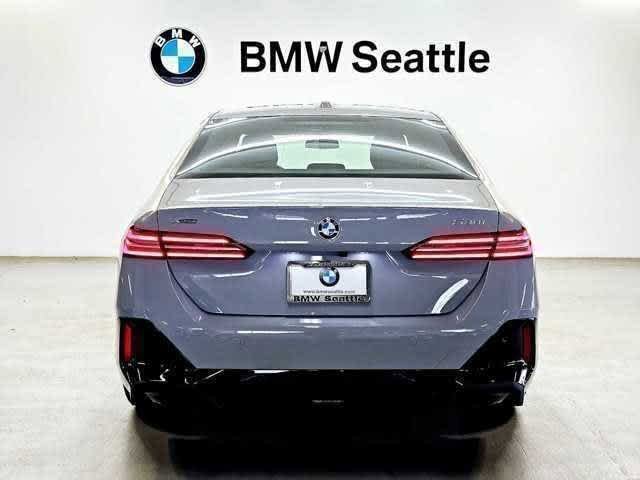 Used 2025 BMW 530i xDrive w/ M Sport Package image 5