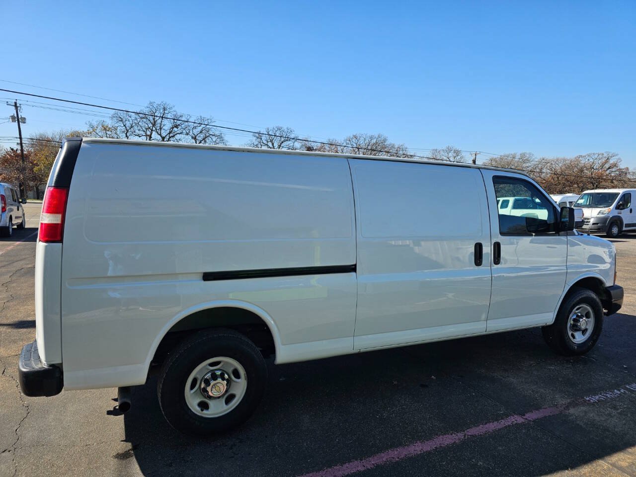 Used 2015 Chevrolet Express 2500 Extended RWD image 15