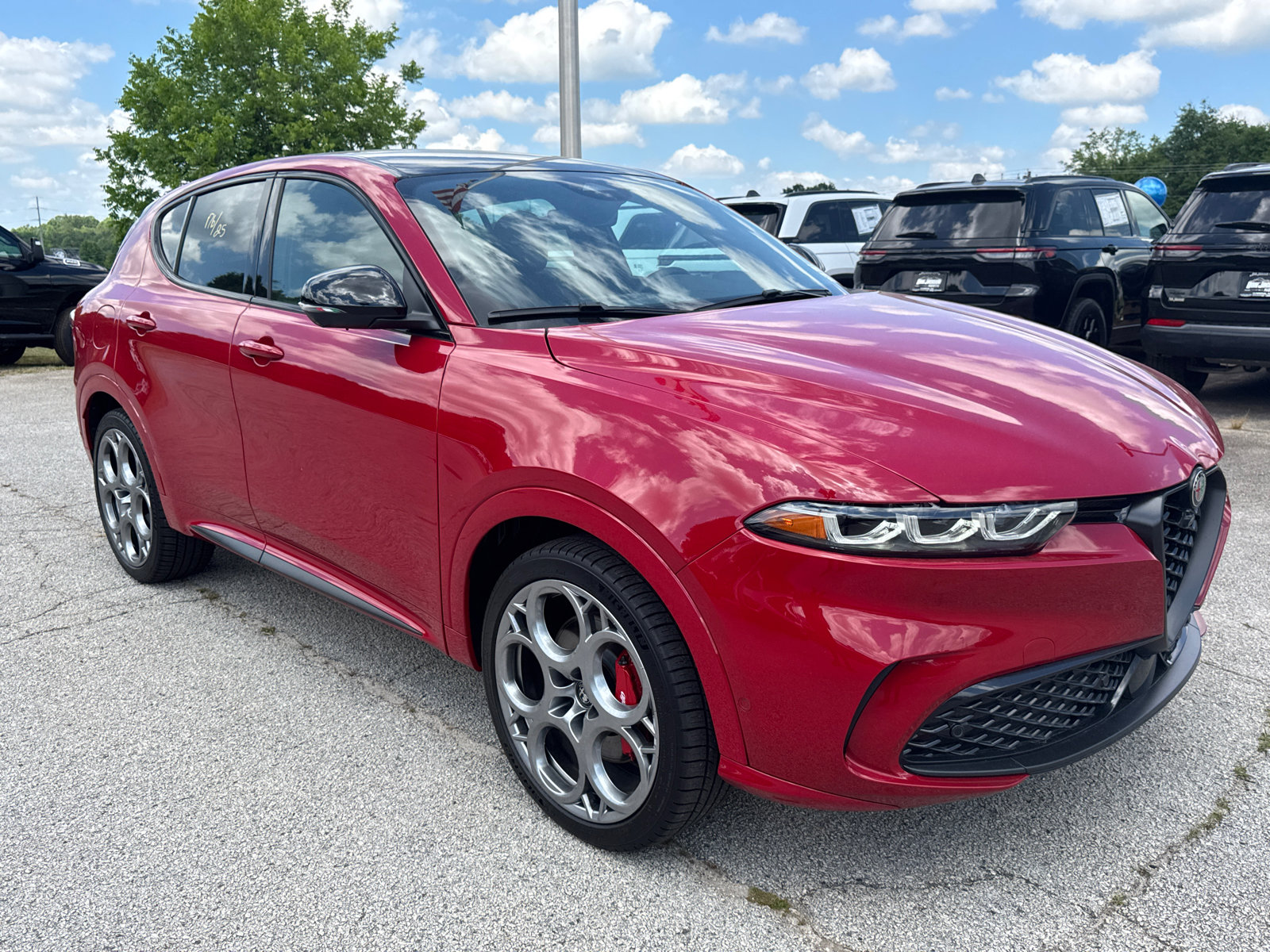 Used 2025 Alfa Romeo Tonale Tributo Italiano AWD/4WD image 3