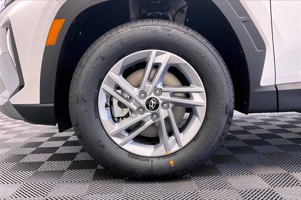 New 2025 Hyundai Tucson SE image 12