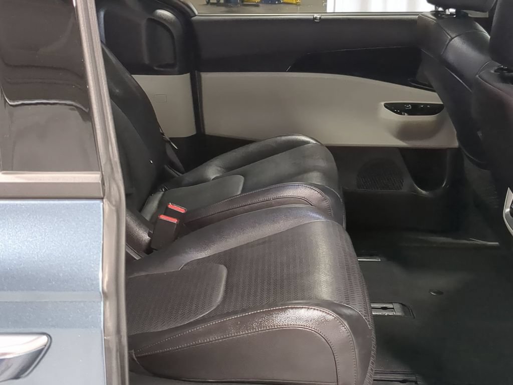 Used 2024 Kia Carnival SX Prestige FWD image 20