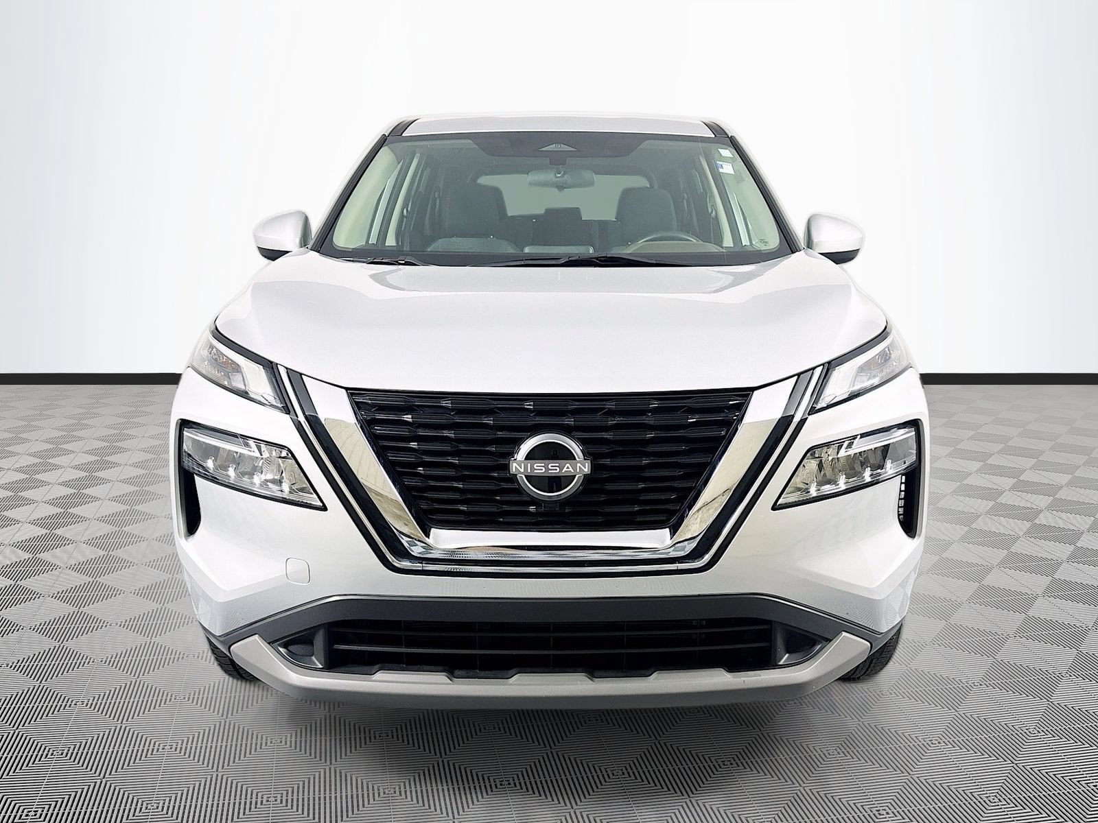 Used 2023 Nissan Rogue SV AWD/4WD image 2