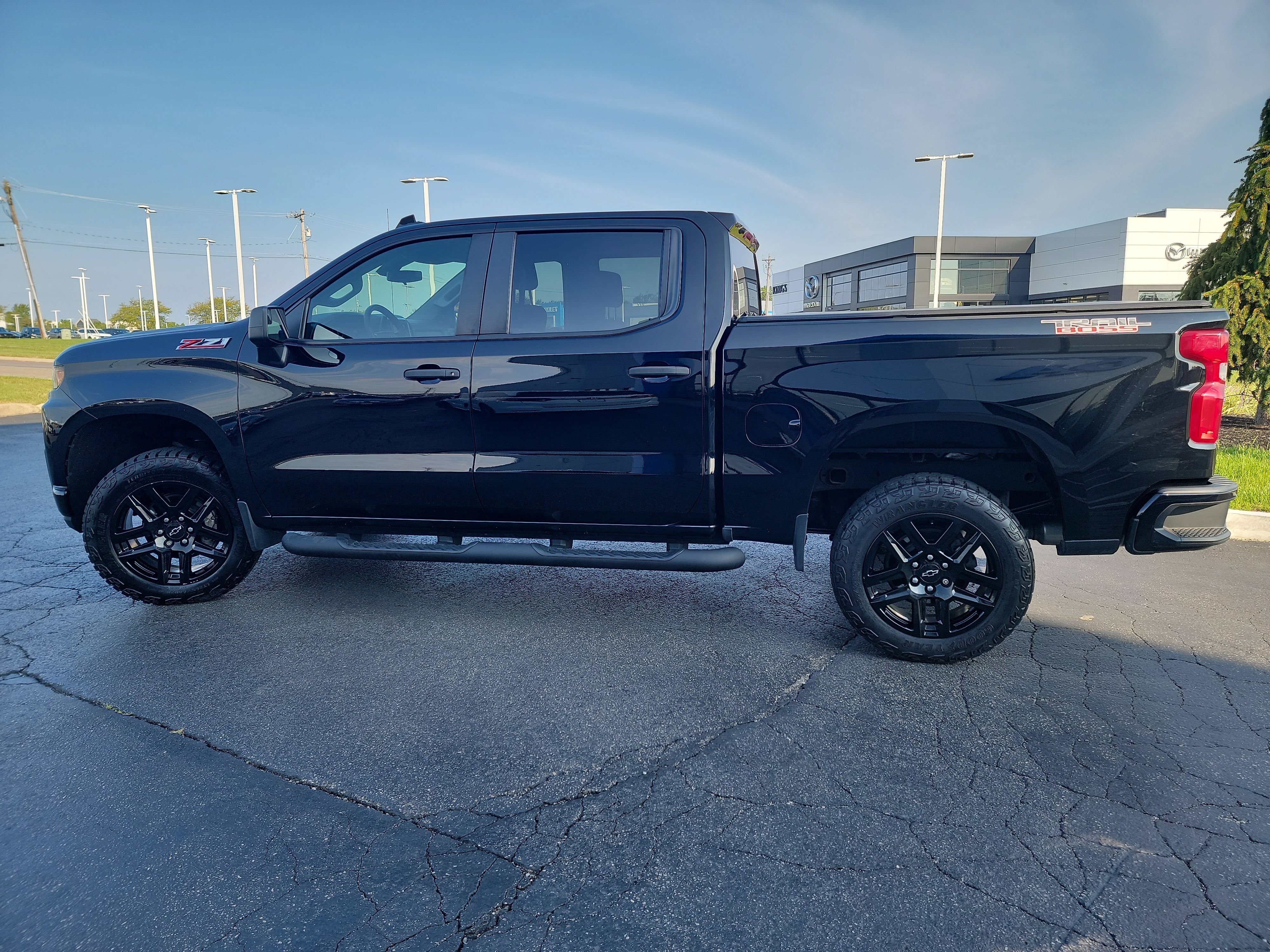 Used 2022 Chevrolet Silverado 1500 Custom Trail Boss w/ Midnight Edition AWD/4WD image 4