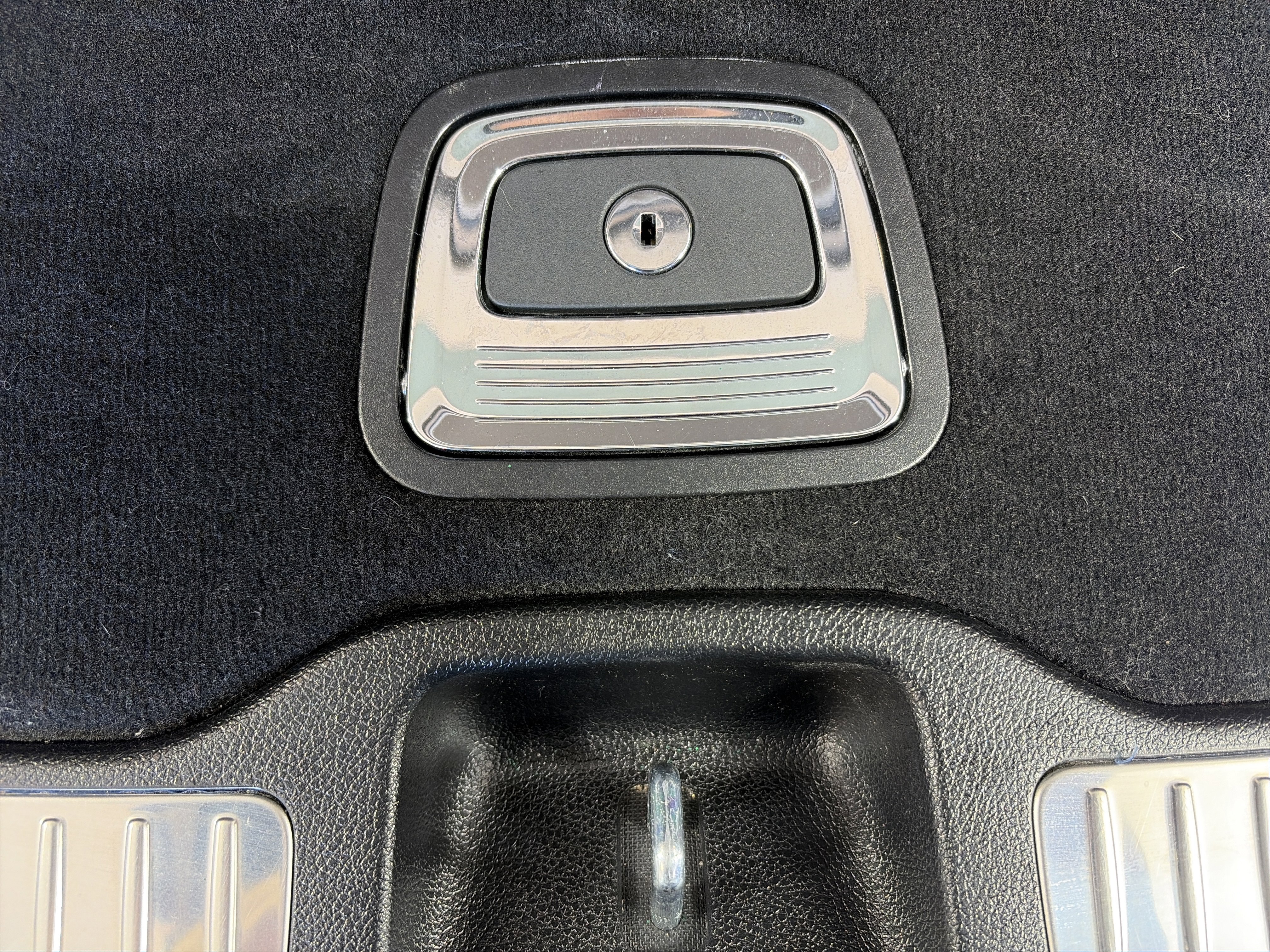 Used 2019 Mercedes-Benz GLC 300 4MATIC image 17