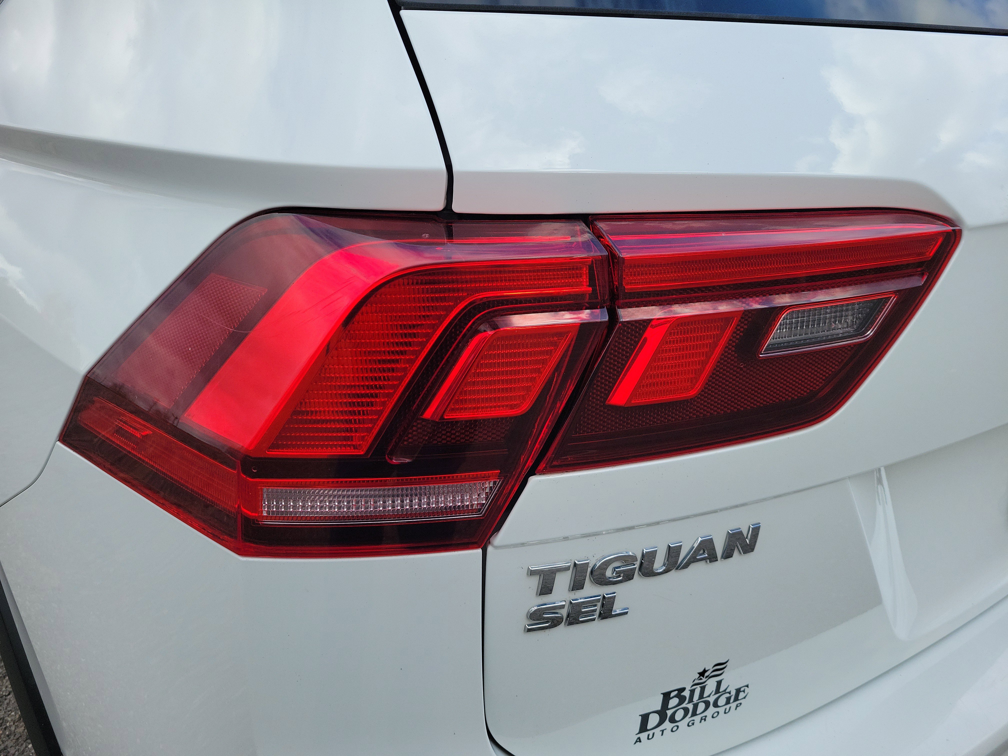 Used 2019 Volkswagen Tiguan SEL Premium R-Line image 11