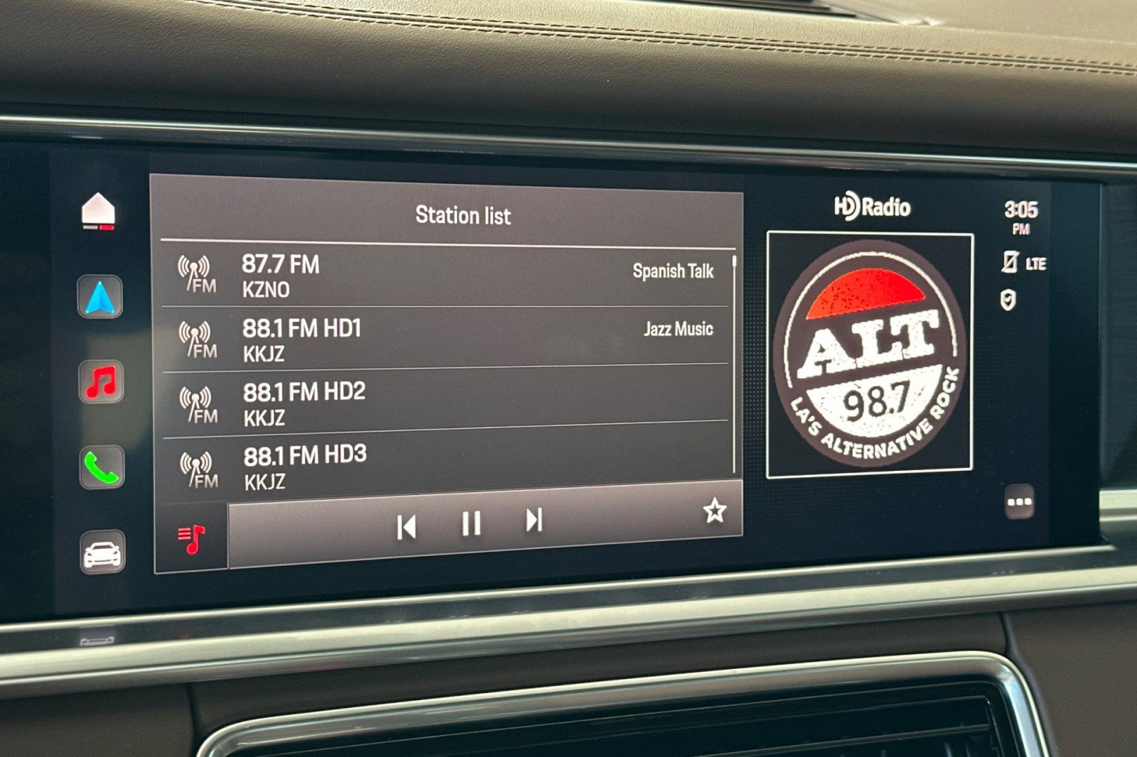 Certified 2023 Porsche Panamera Platinum Edition image 18