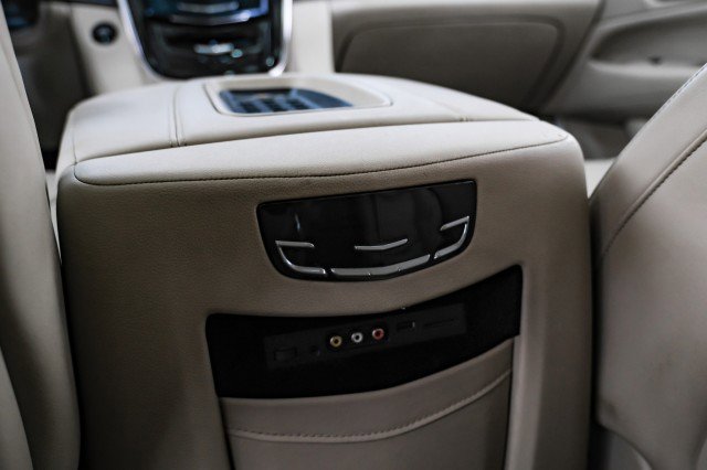 Used 2015 Cadillac Escalade Premium AWD/4WD image 44