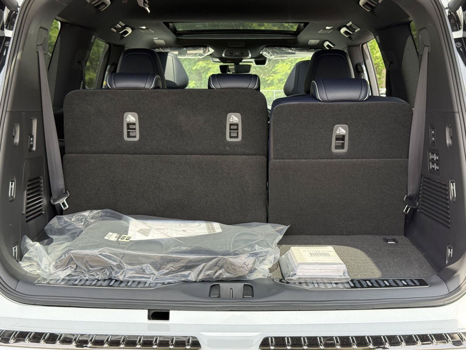 New 2026 INFINITI QX80 4WD w/ Sport Exterior Package image 27