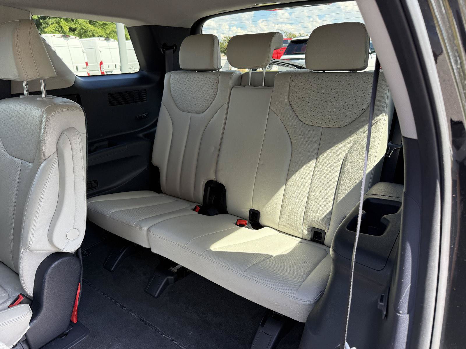 Used 2022 Hyundai Palisade SEL w/ Premium Package FWD image 27