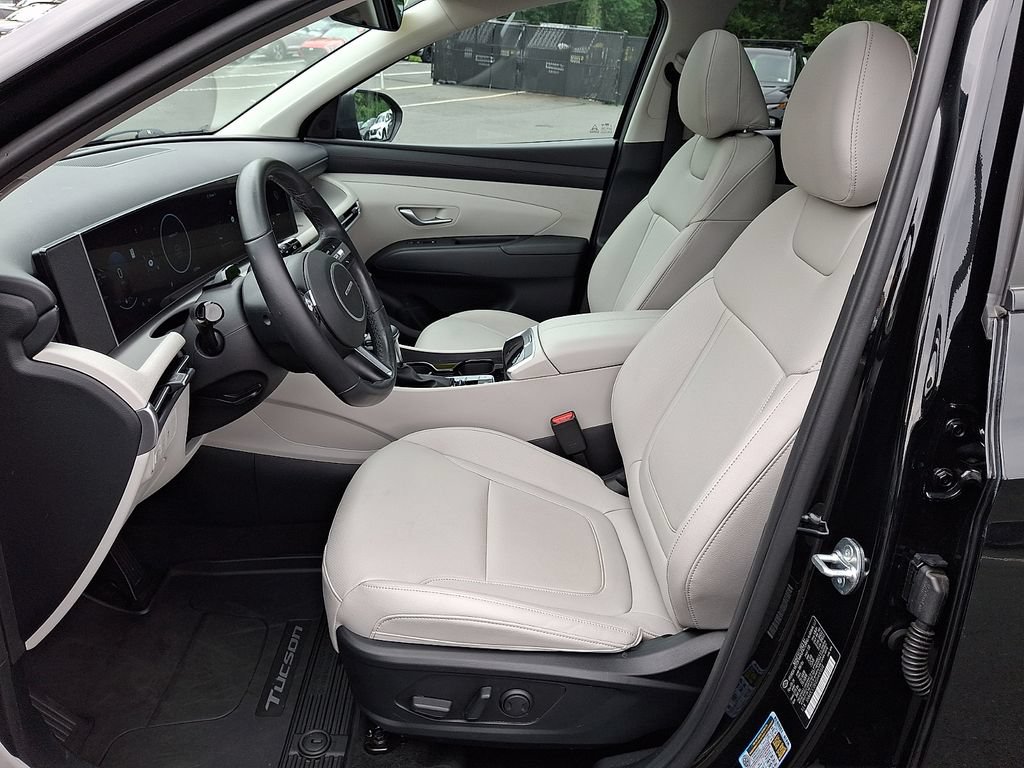 Certified 2025 Hyundai Tucson SEL AWD/4WD image 16