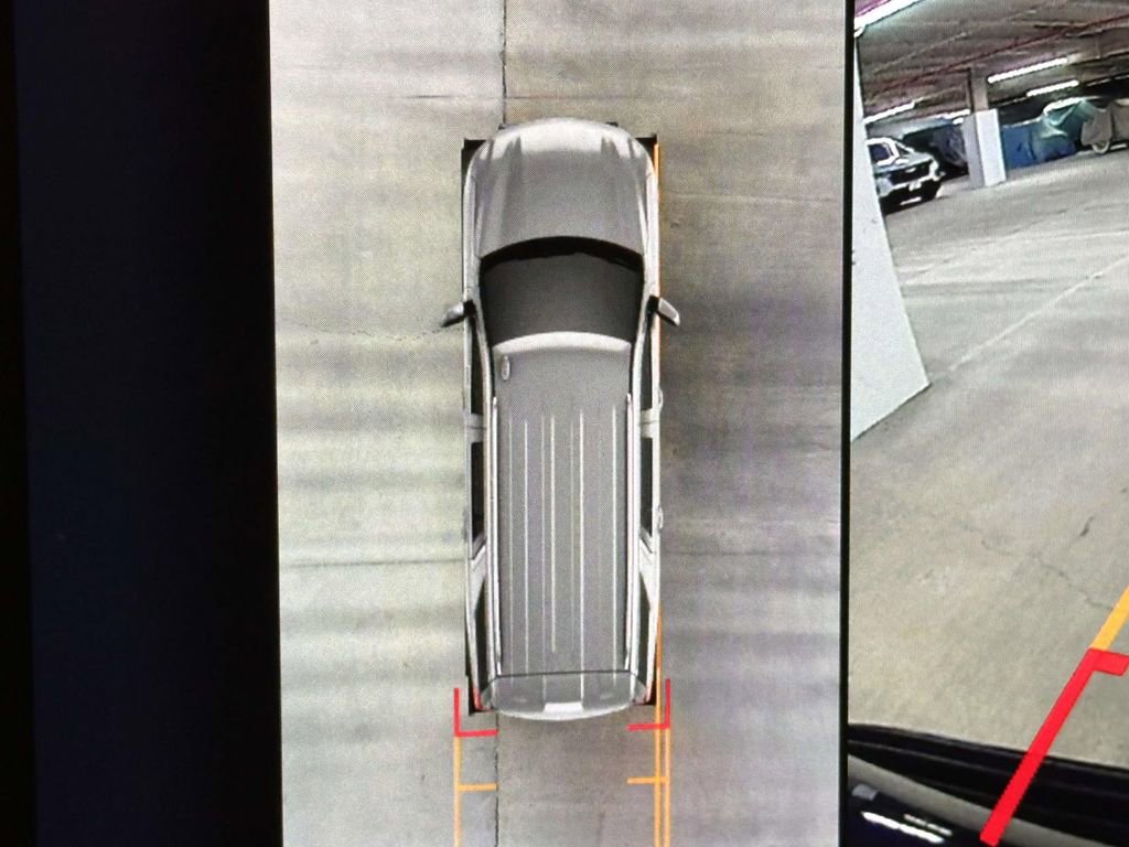 Used 2023 Chevrolet Tahoe Z71 w/ Luxury Package image 28