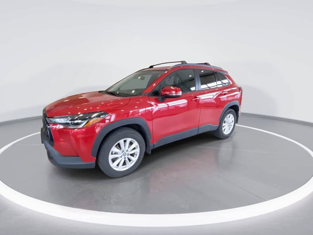 Used 2024 Toyota Corolla Cross LE AWD/4WD image 4