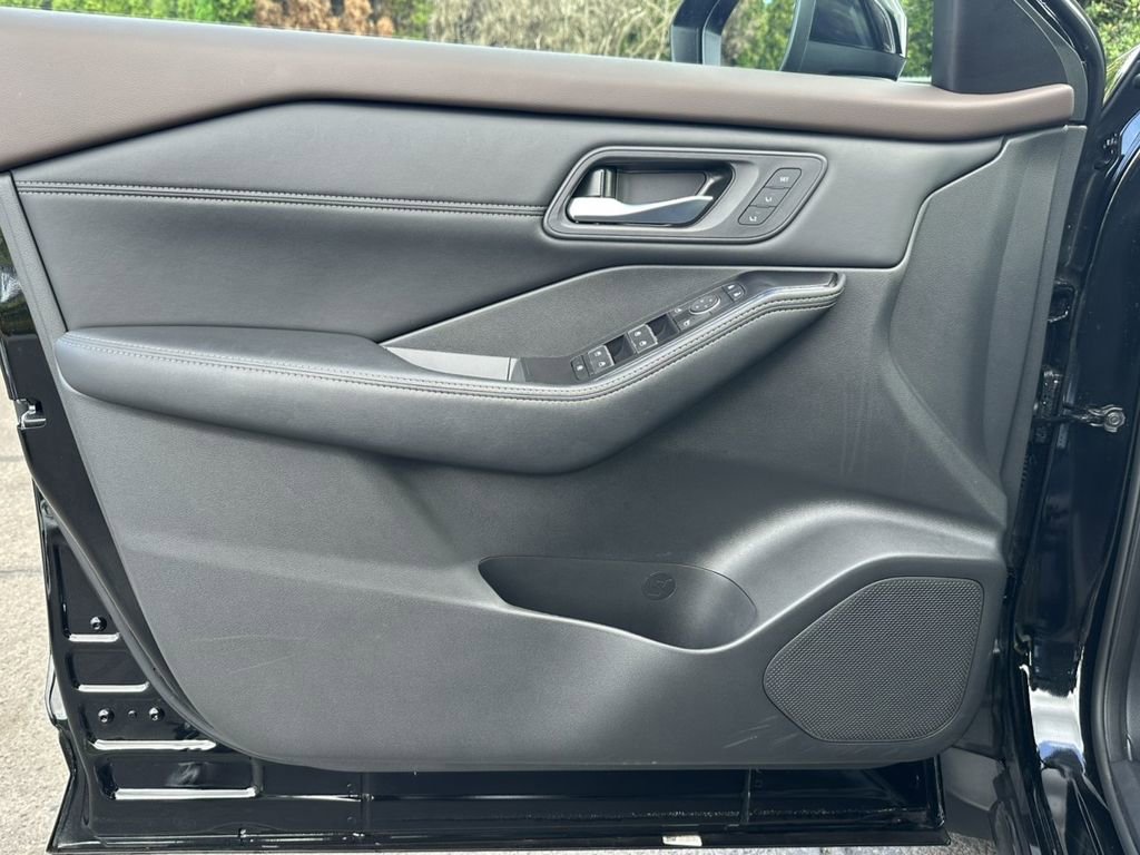 Certified 2023 Nissan Rogue SL w/ SL Premium Package image 14