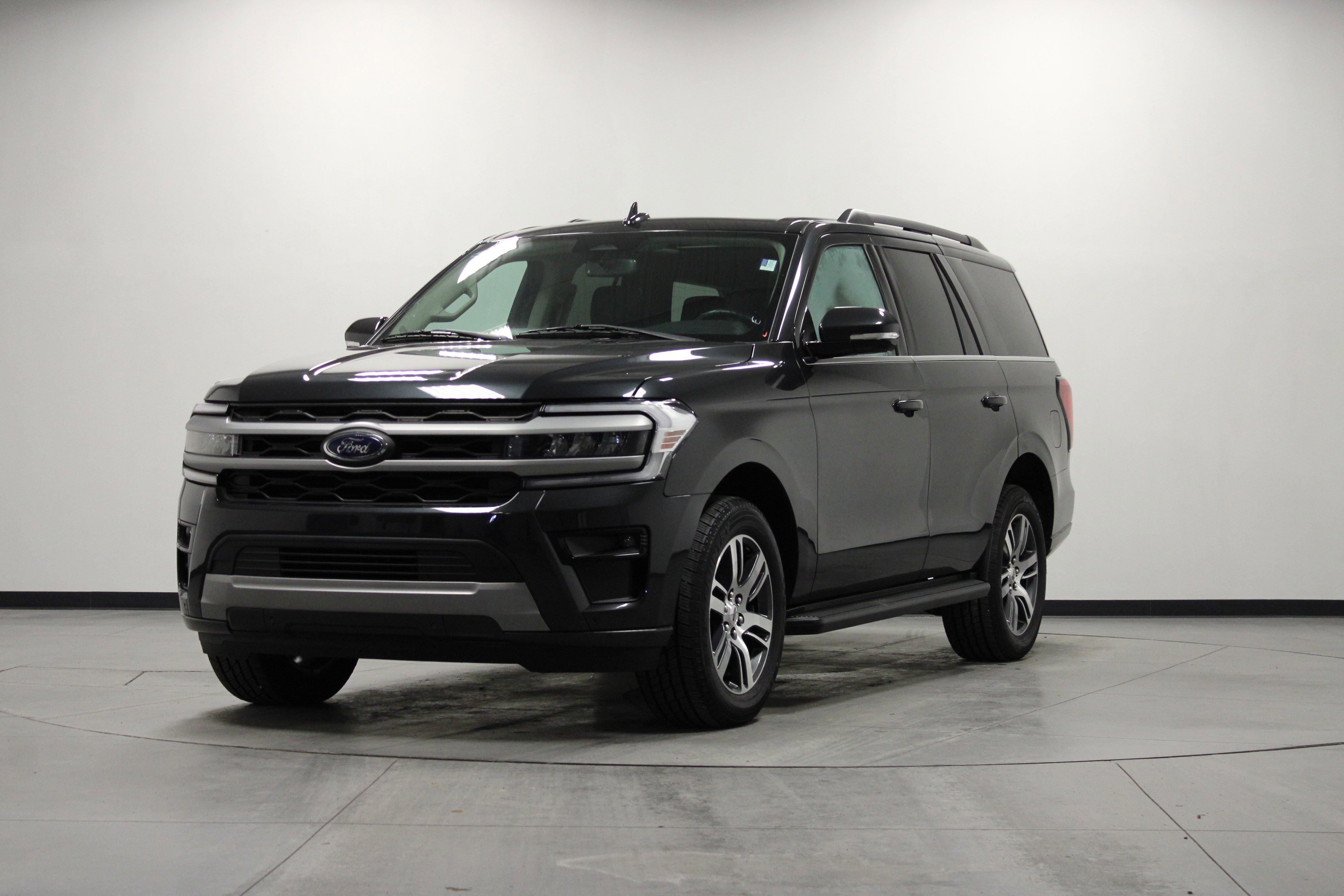 Used 2024 Ford Expedition XLT image 8