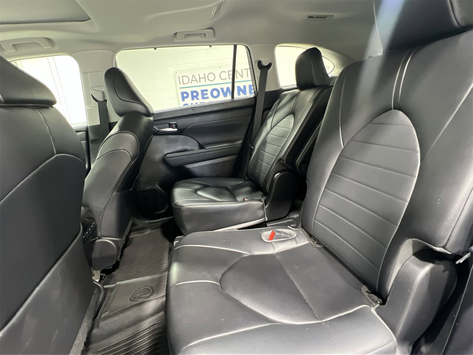 Used 2023 Toyota Highlander XLE image 22
