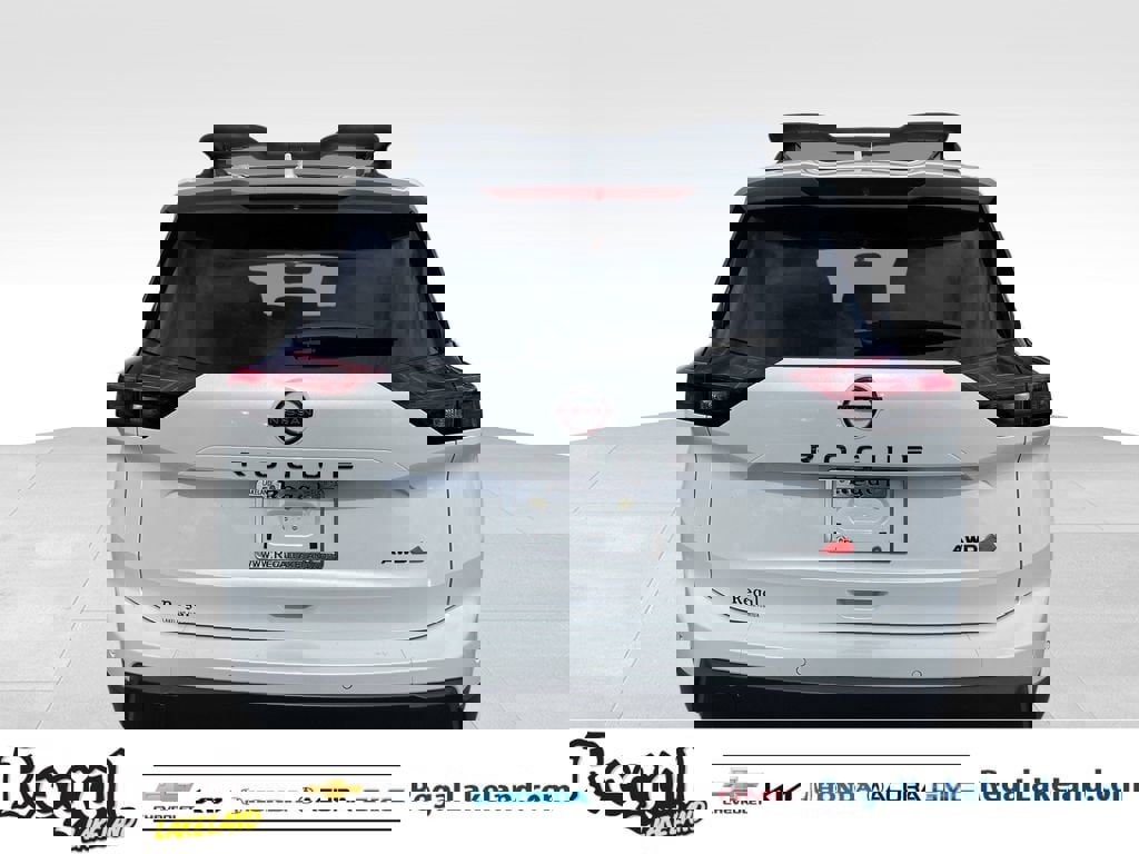 Used 2025 Nissan Rogue SV image 5