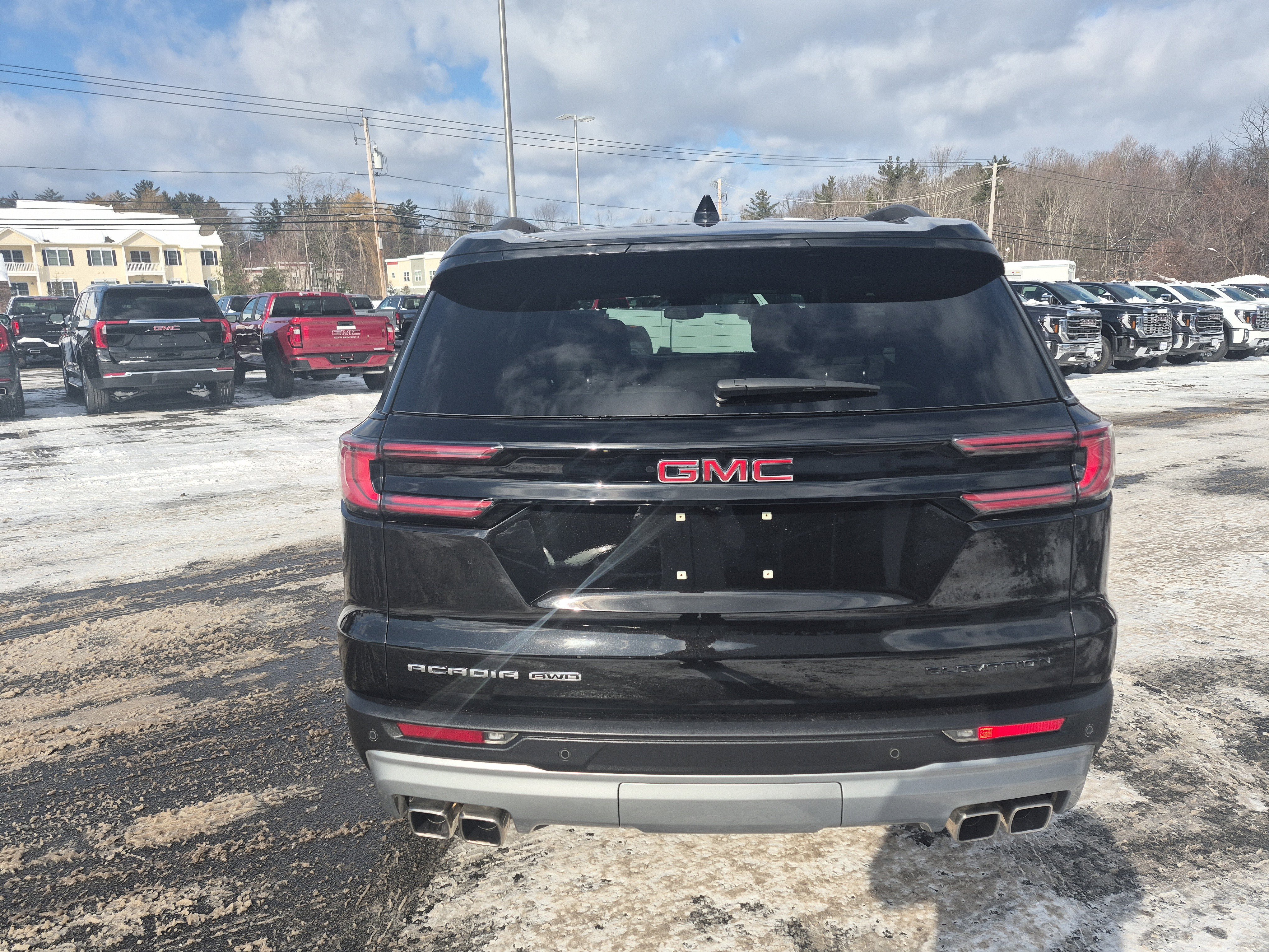 Used 2024 GMC Acadia Elevation image 5
