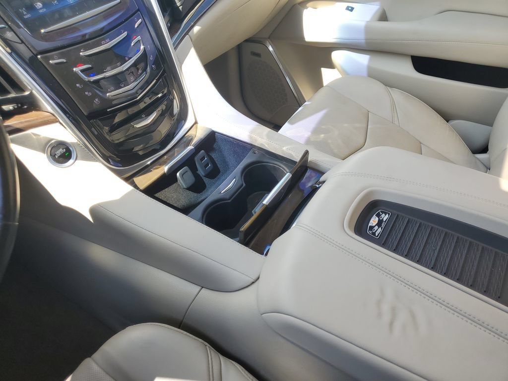 Used 2018 Cadillac Escalade Premium Luxury AWD/4WD image 35