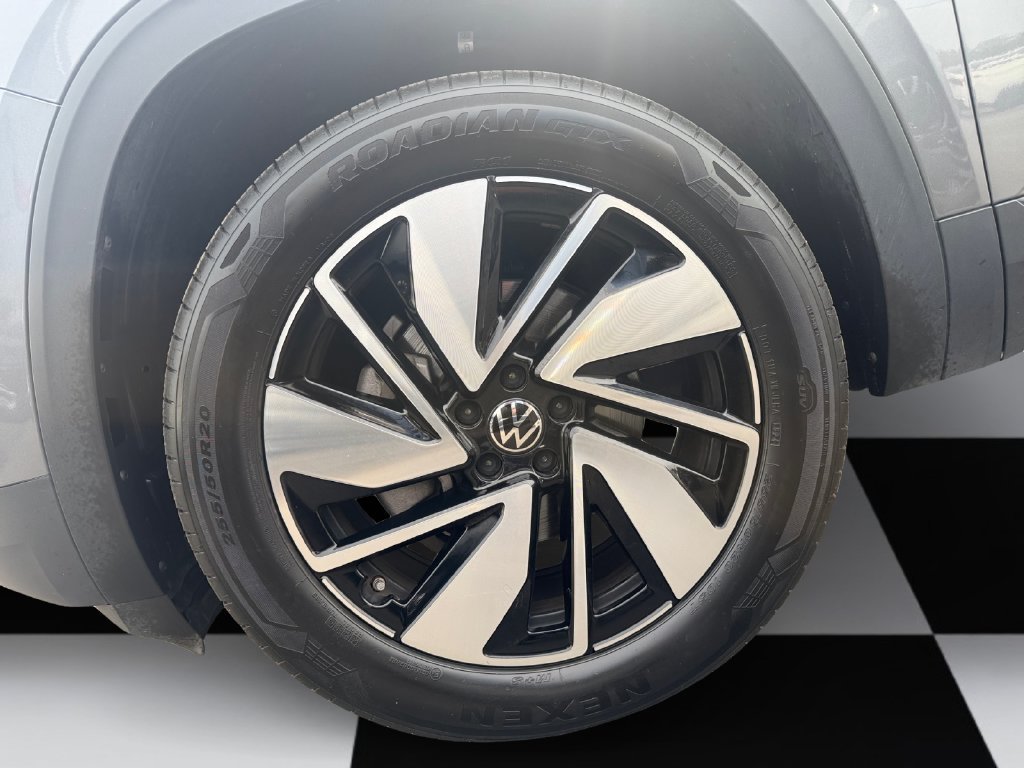 Used 2025 Volkswagen Atlas SE AWD/4WD image 14