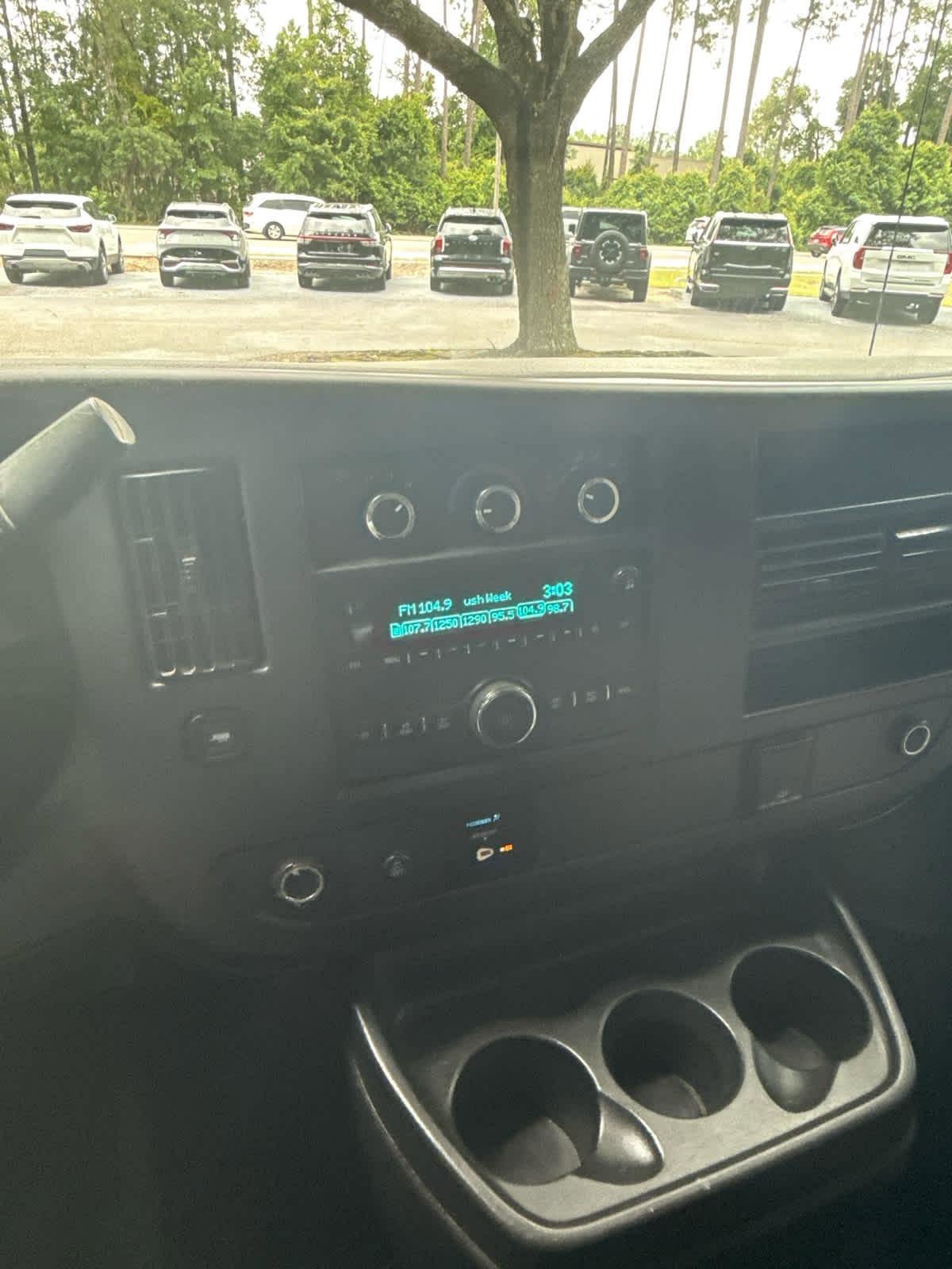 Used 2016 GMC Savana 2500 RWD image 17